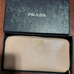 PrAda Cream Leather Accessory
